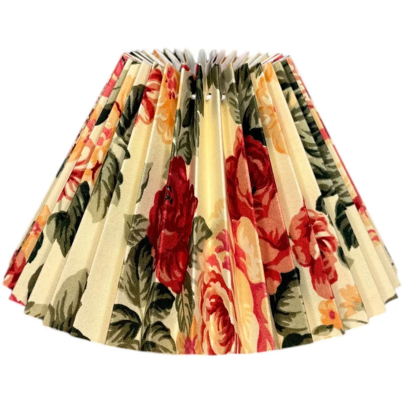 Lampenschirm Blumenmuster in Creme-Weiß – E27 plissierter Stoff, konisch, 20 cm