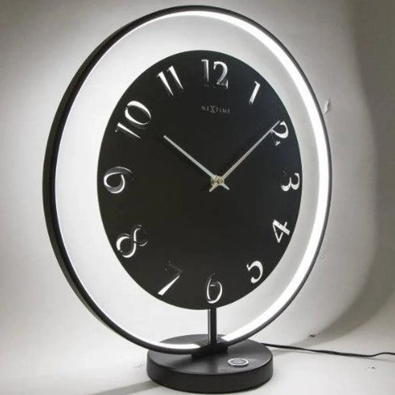 NeXtime Ting LED-Tischleuchte mit beleuchteter Tischuhr – Schwarz, Ø 40 cm, dimmbar