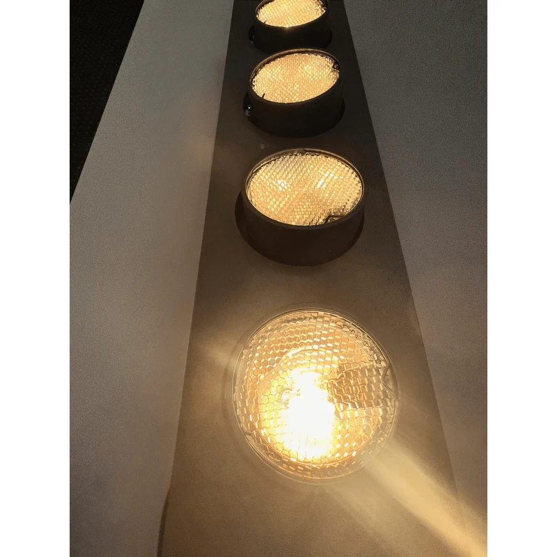 Mawa - Aufbaustrahler Wittenberg 4-flammig mit Wabenraster halogen grau inkl. Trafo