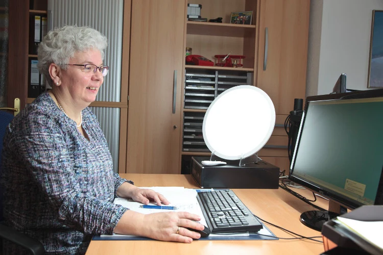 LED- Tageslichtlampe LENA 500 mit Vollspektrumlicht