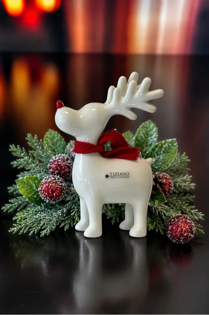 Deko Rentier Rudolph stehend mit roter Nase+Schal