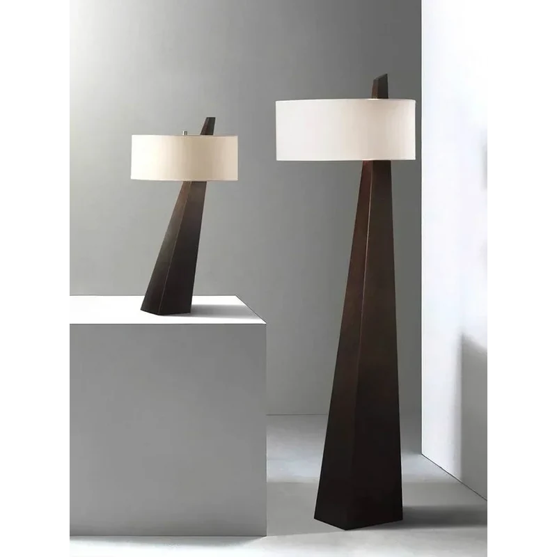 Cantilevered Oak Table Lamp | Linen Shade | CLVMO0281