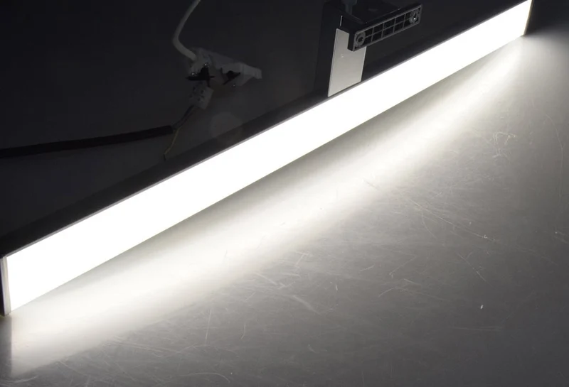 Trano LED Spiegelleuchte 78cm, 14W, 2000lm, 4000K Neutralweiß, IP44, 230V, Aluminium, Wand-/Aufbau-Montage, Badlampe