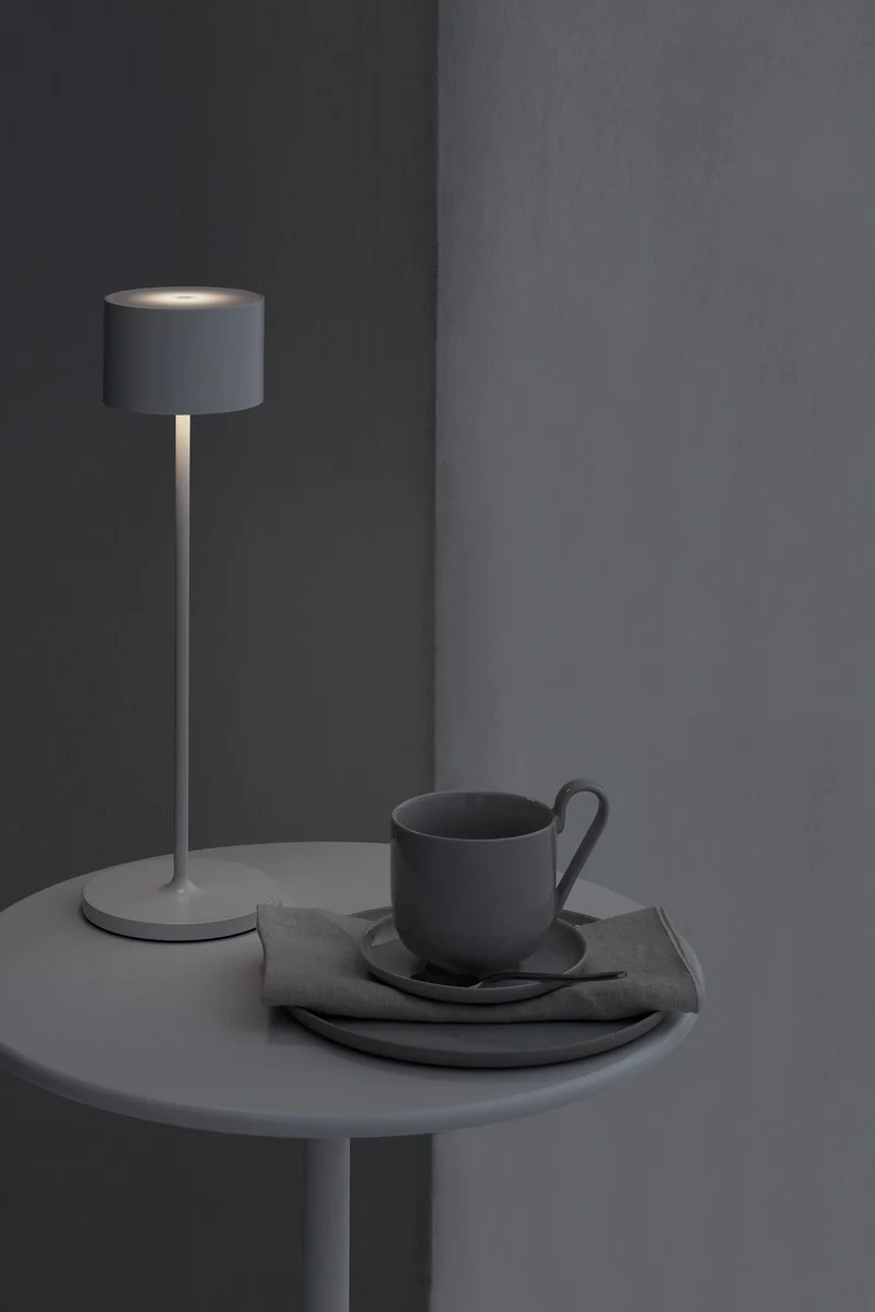 Mobile LED-Tischleuchte FAROL weiß Blomus