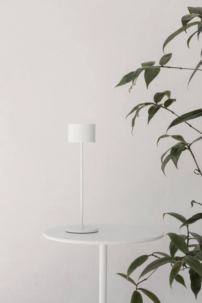 Mobile LED-Tischleuchte FAROL weiß Blomus