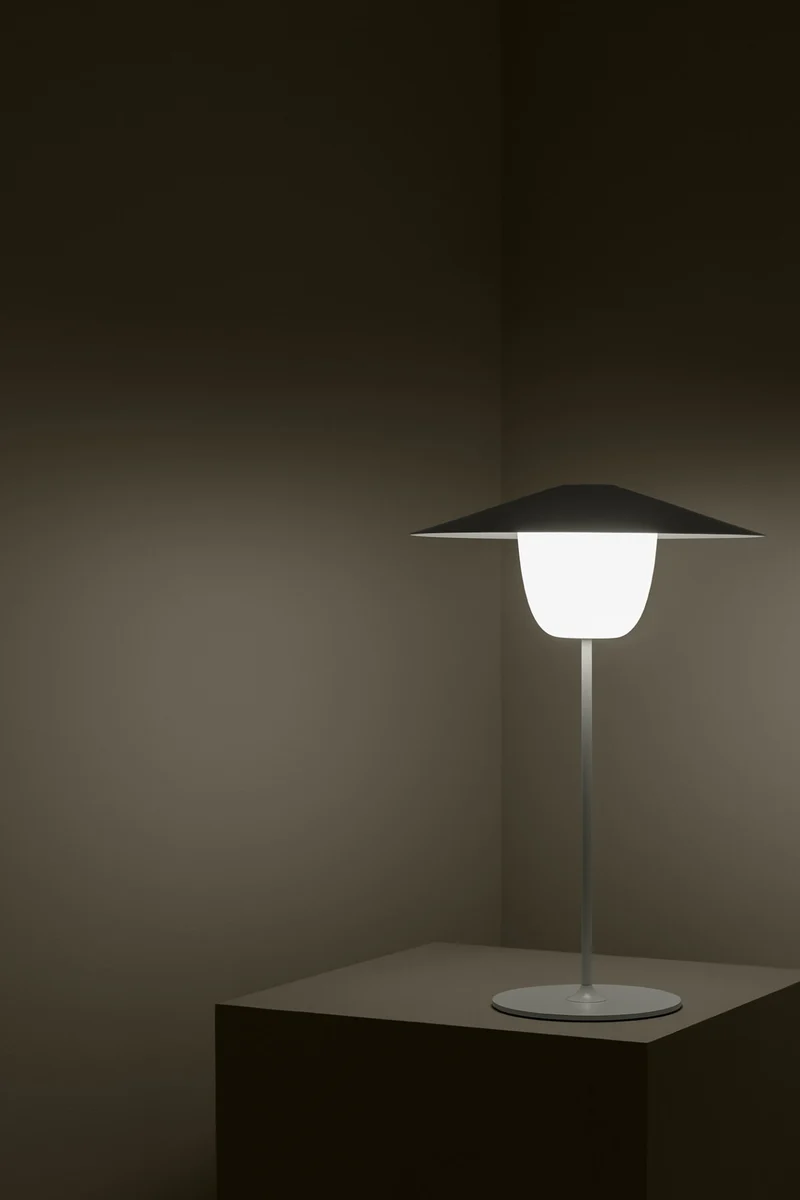 Mobile LED-Tischleuchte ANI LAMP warm grau BLOMUS