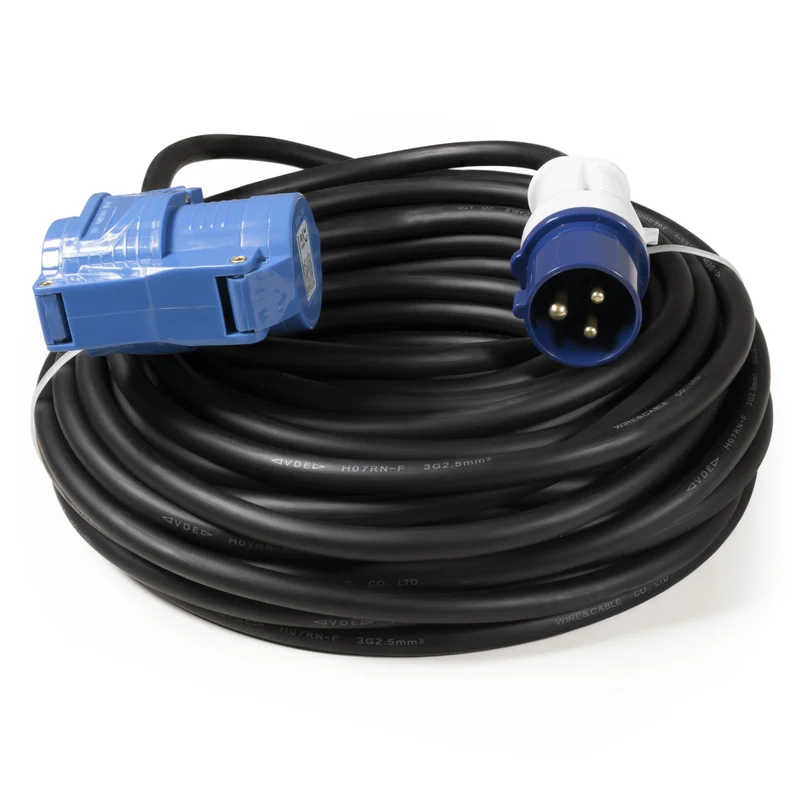 Trano CEE-Kabel-Set: 4-teiliges Camping-Strompaket – Verlängerungs- und Adapterleitungen, IP44, bis 3500W