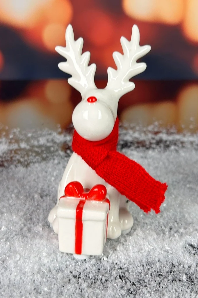 Deko Rentier Rudolph mit Geschenk rot im Geschenkkarton