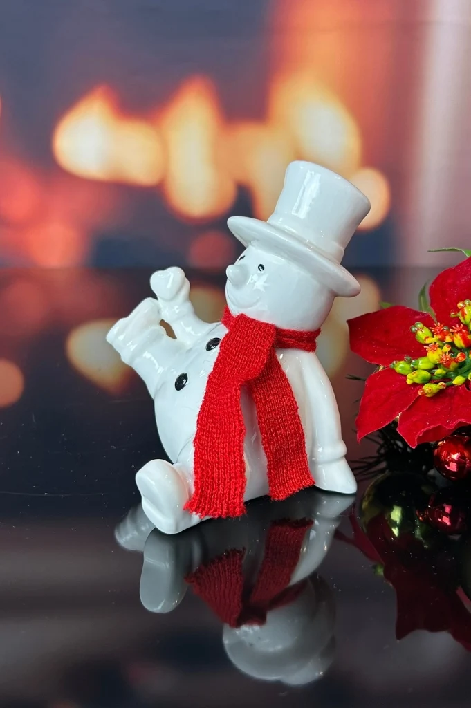 Deko Schneemann Carlo mit Herz in Geschenkbox