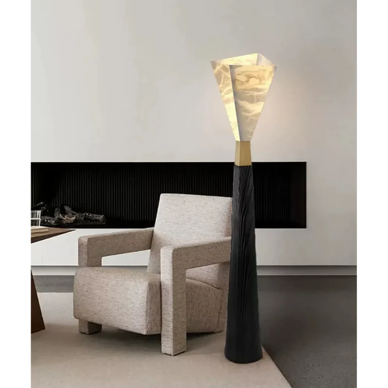 Sculptural Floor Lamp | Black & Gold | CLZX89550