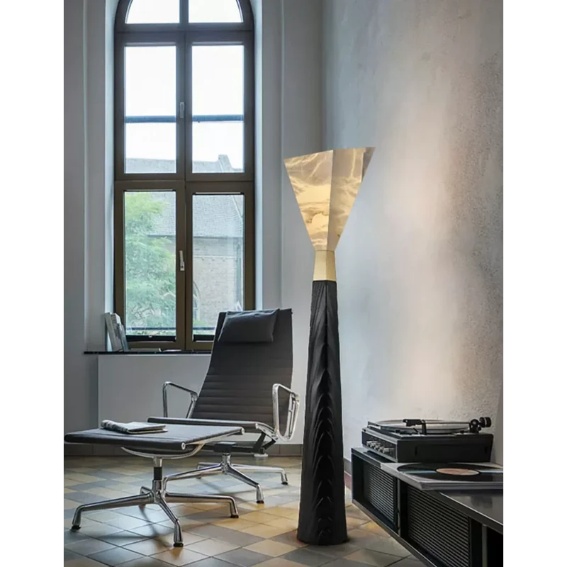 Sculptural Floor Lamp | Black & Gold | CLZX89550