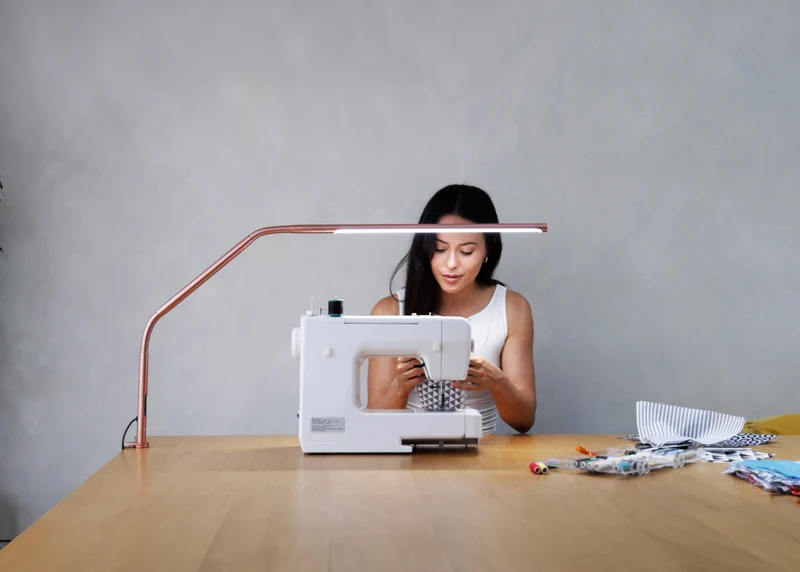Slimline 4 Table (Rose Gold) & Magnifier Bundle