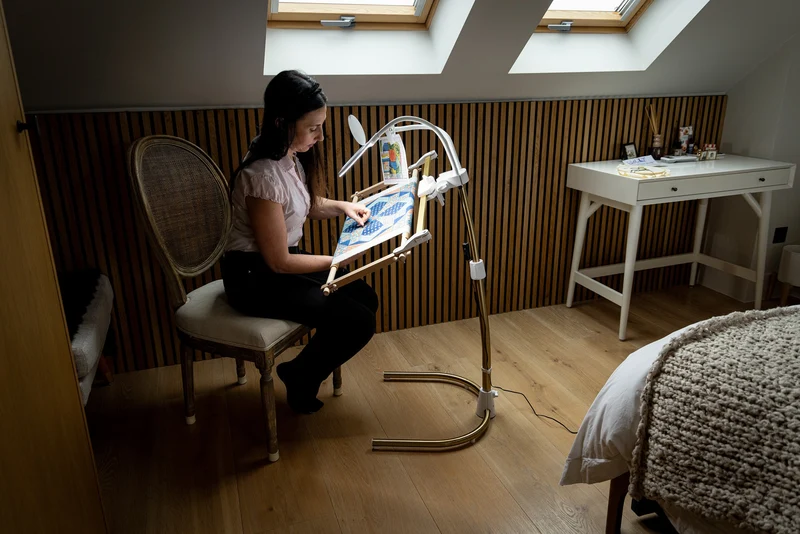 StitchSmart 2 Magnifier & Chartholder