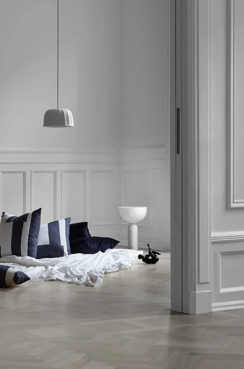 Kizu Table Lamp Marmor weiß groß New Works