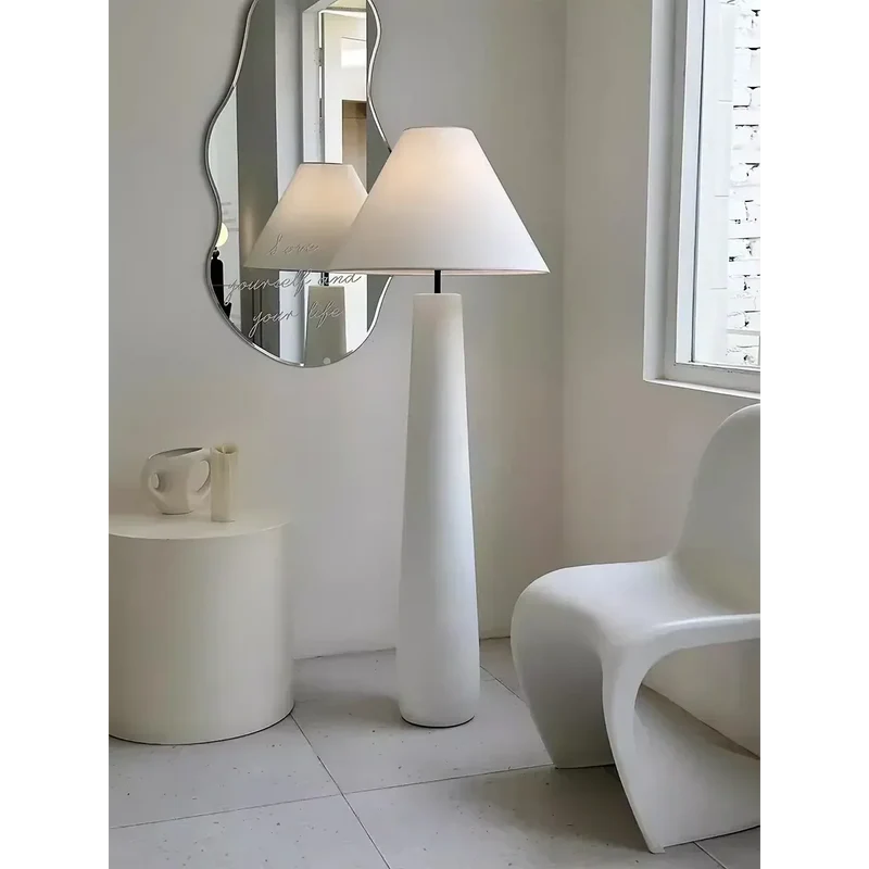 Fungo Bianco Floor Lamp | Resin | CLKP5888