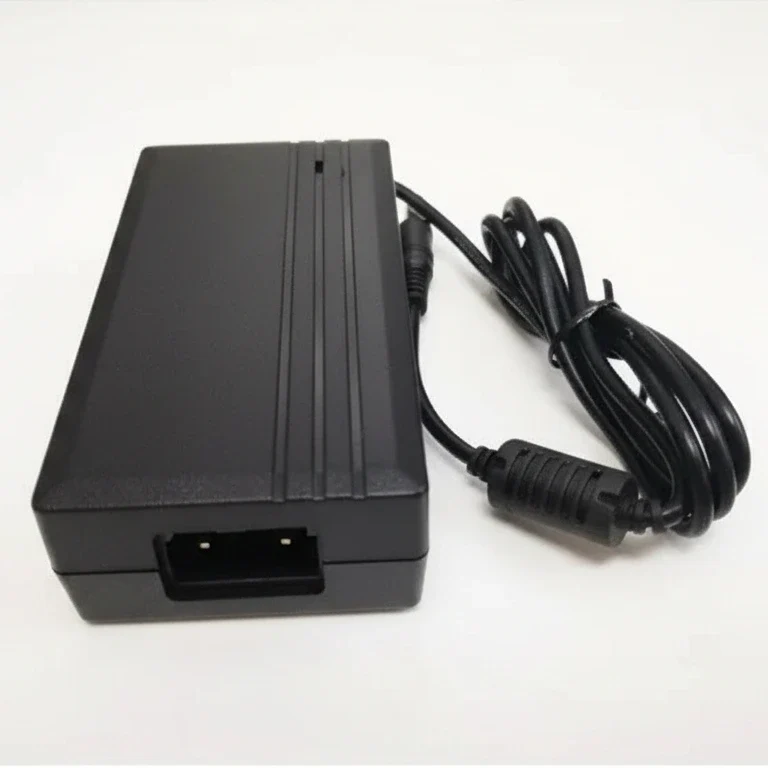 LED Trafo Netzteil 40–45 W – 12 V DC / 4 A | Desktop-Netzteil 100–240 V