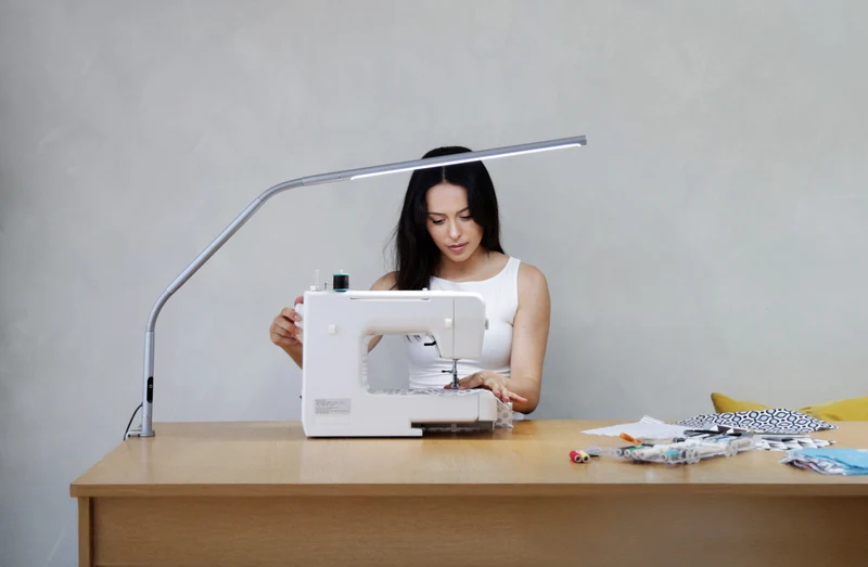 Slimline 4 Table (Ice Grey) & Magnifier Bundle