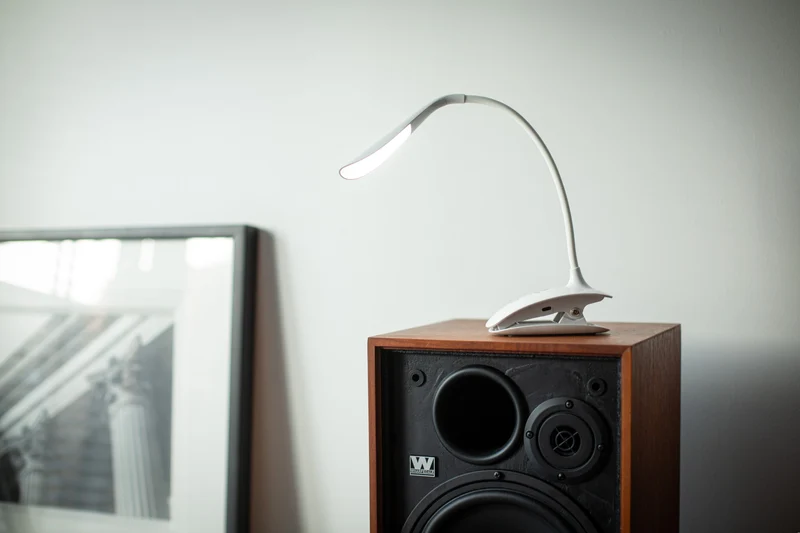 Smart Clip-On Lamp - White
