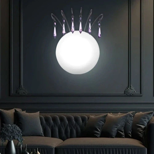 Wandlampe Princess für Mädchenzimmer Glas weiß rund mit lila Kristallen