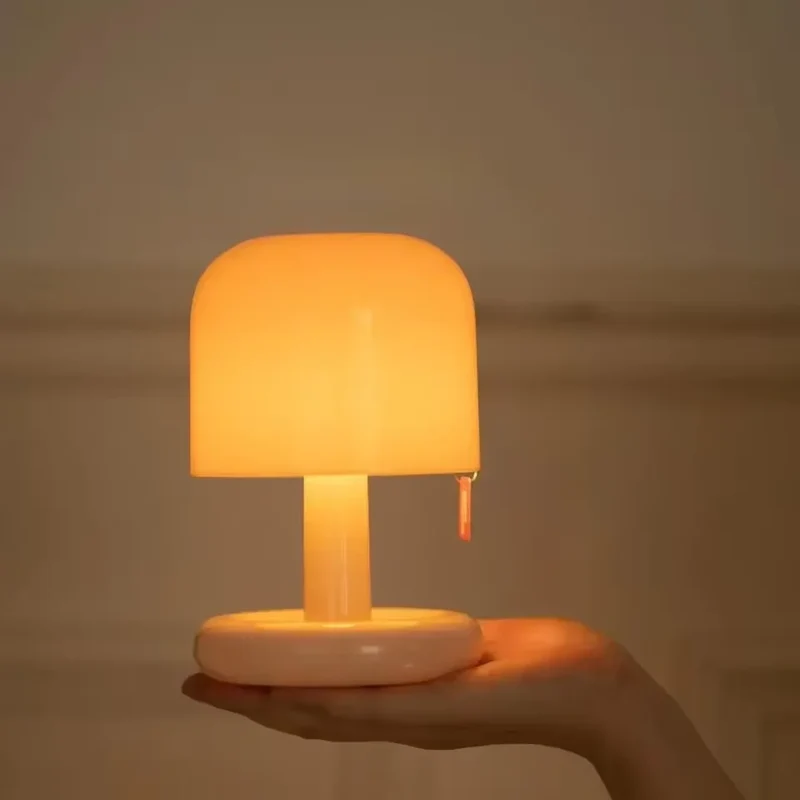 Pilzförmige Akku-Tischlampe LED für Café und Schlafzimmer Nachtlicht