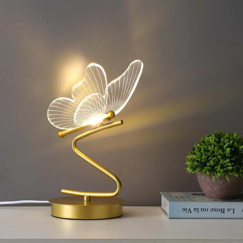 Nordische Schmetterling LED Tischlampe aus Metall und Acryl in Gold für Schminktisch