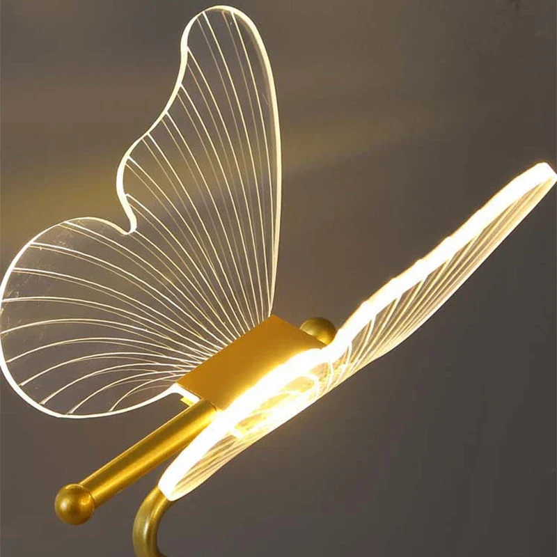 Nordische Schmetterling LED Tischlampe aus Metall und Acryl in Gold für Schminktisch