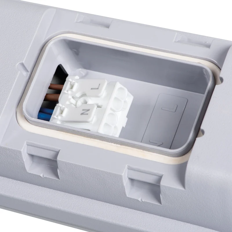 Robuste und effiziente LED-Feuchtraum-Wannenleuchte 19-48W Neutralweiß