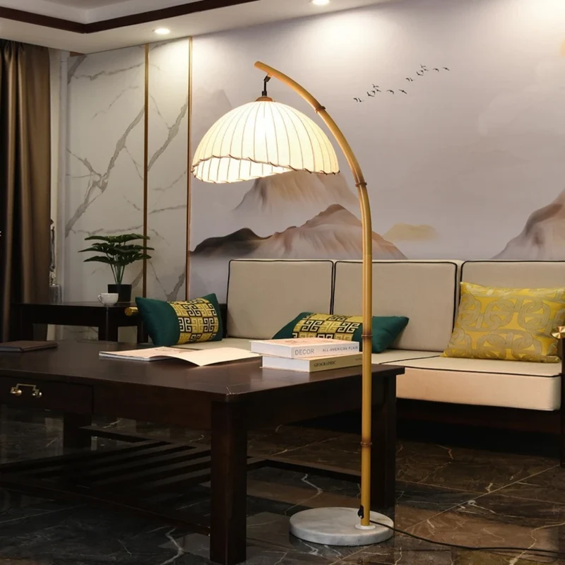 Handgefertigte Bambus Stehlampe im Boho-Stil für Wohnzimmer und Flur
