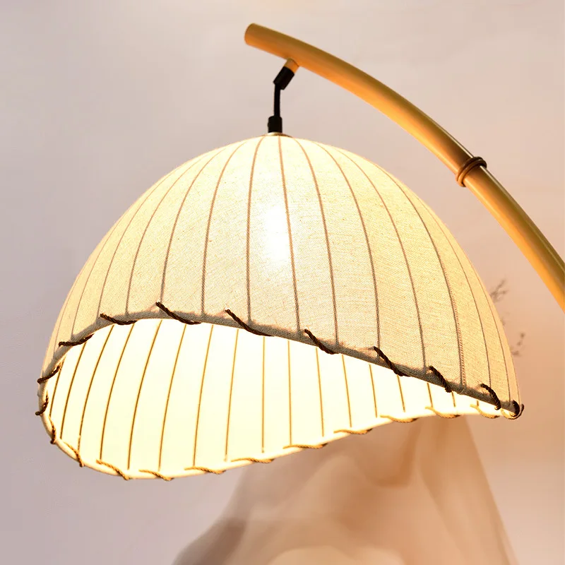 Handgefertigte Bambus Stehlampe im Boho-Stil für Wohnzimmer und Flur