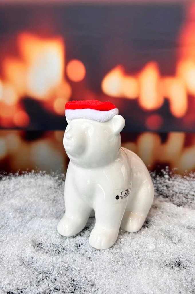 J21 Deko Eisbär Aldo mit roter Mütze creme-weiß