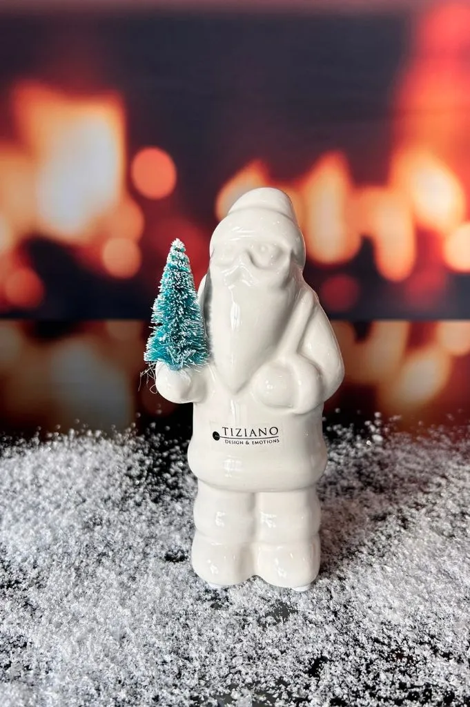 D23 Deko Santa Babbo mit Baum creme-weiß