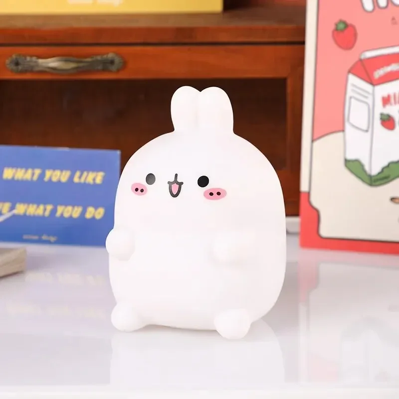 LED Hase Tischlampe aus PVC als Nachtlicht für Kinderzimmer und Babyzimmer