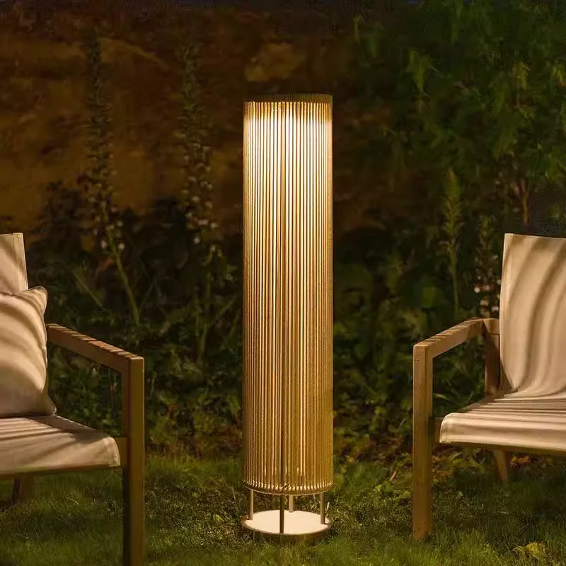 Nordische Rattan Solar-Stehlampe für Balkon, Garten und Terrasse