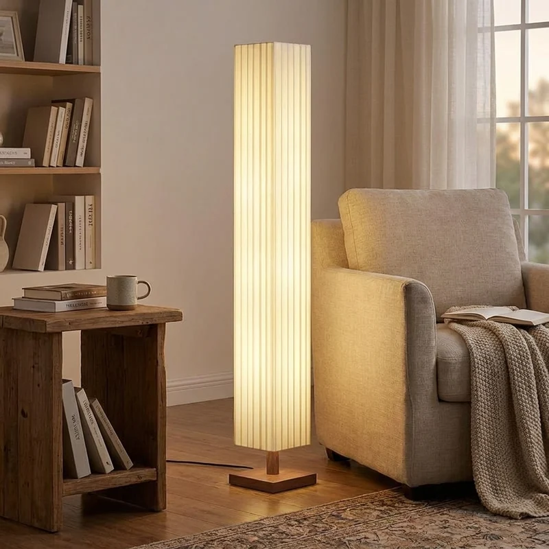 Stehlampe aus Holz und Stoffschirm für Wohnzimmer und Schlafzimmer