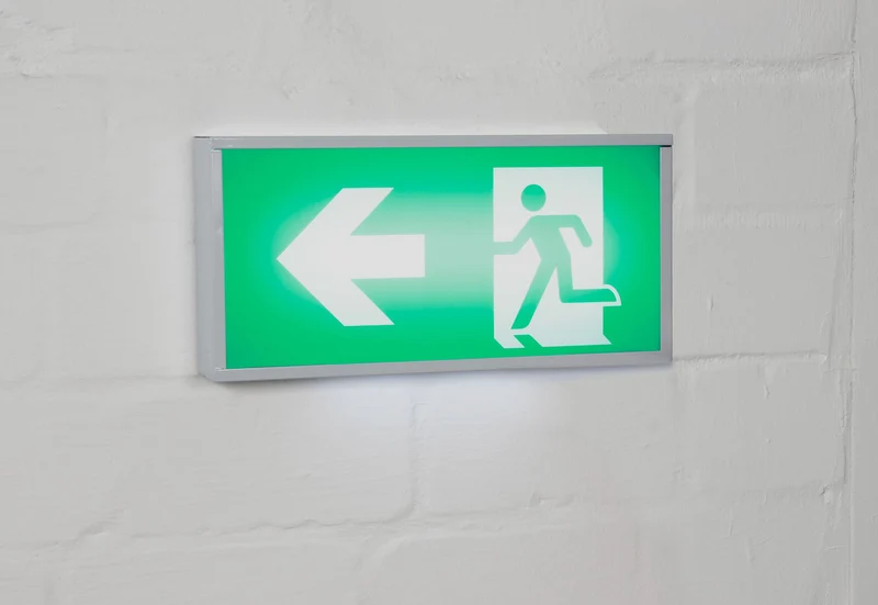 LED-Fluchtwegleuchte, Notbeleuchtung, Netzstrom & Akku, 3 Varianten, EN-konform