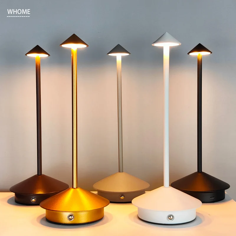 Kristallschirm Akku-Tischlampe aus schwarzem Aluminium für Hotel und Restaurant