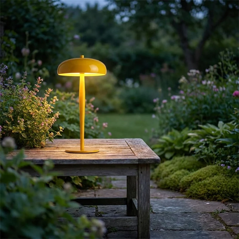 Nordische Akku-Touch-Tischlampe aus Metall für Café und Nachttisch