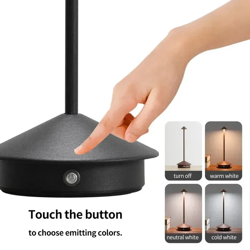 Aufladbare LED Tischlampe aus gebürstetem Aluminium für Café und Gastronomie