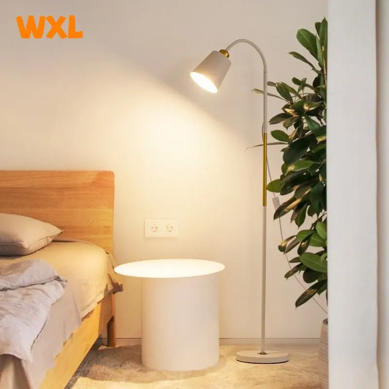 Verstellbare Schmiedeeisen Stehleuchte mit E27 für Wohnzimmer und Leseecke