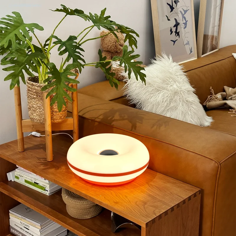 Bauhaus Donut LED Tischlampe mit USB-Anschluss für Schlafzimmer und Café