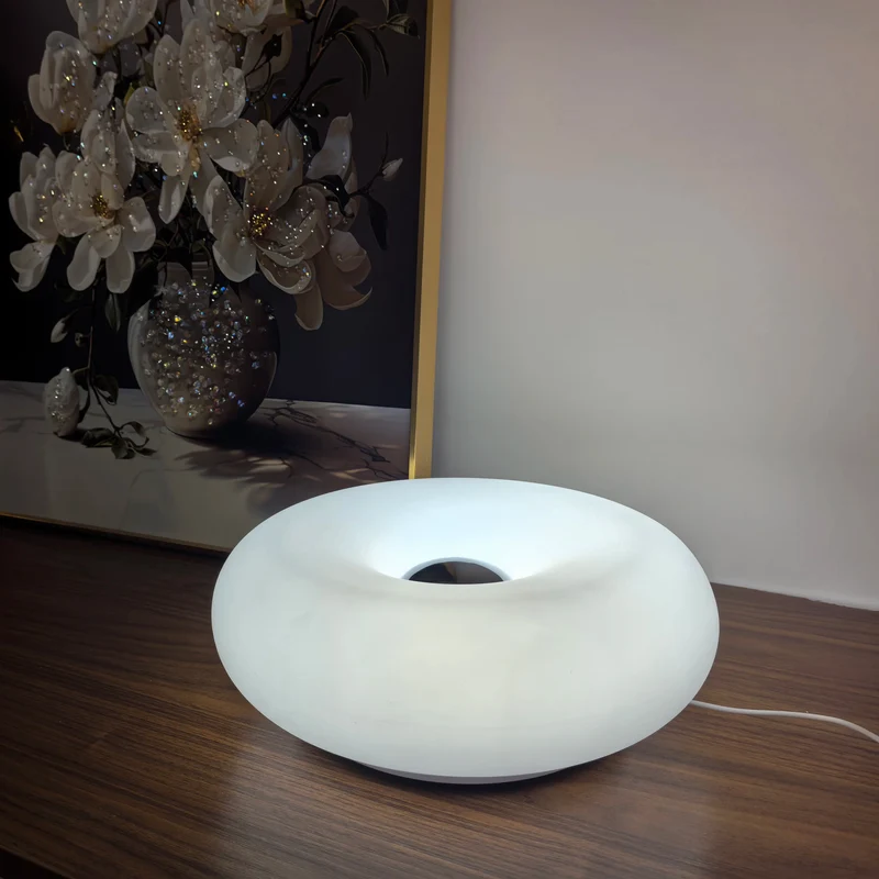 Bauhaus Donut LED Tischlampe mit USB-Anschluss für Schlafzimmer und Café