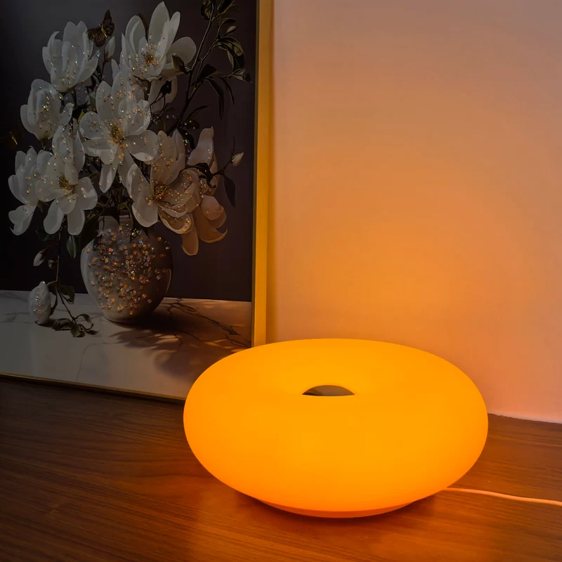 Bauhaus Donut LED Tischlampe mit USB-Anschluss für Schlafzimmer und Café