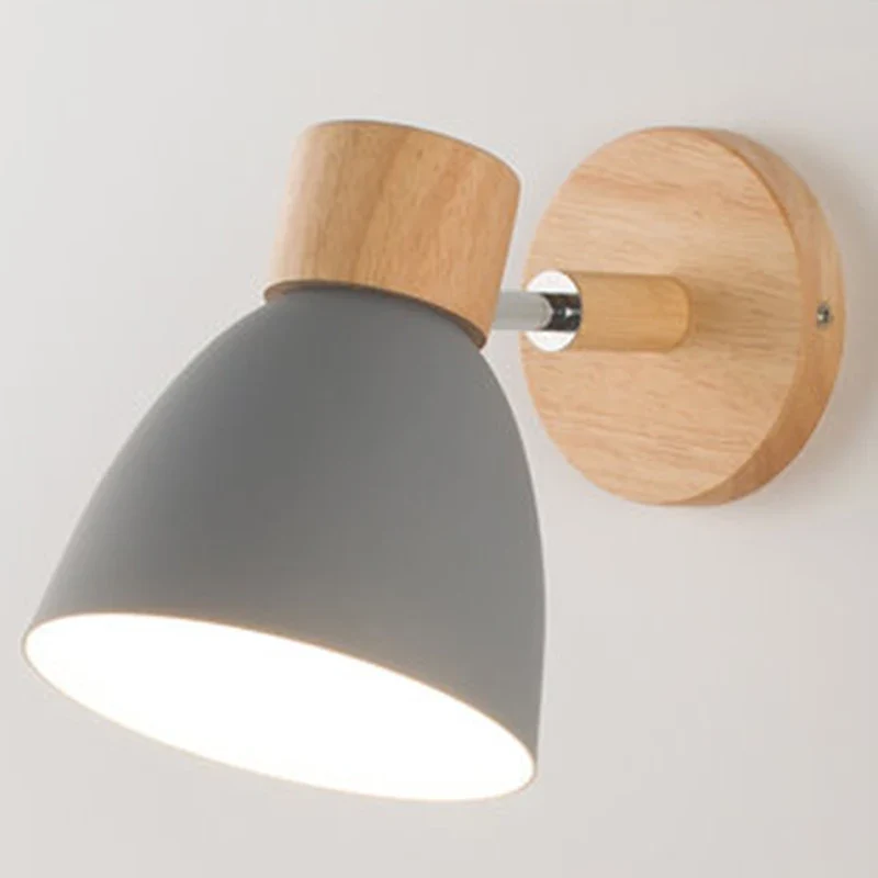 Nordische Holz Wandleuchte mit verstellbarem Kopf für Schlafzimmer und Wohnzimmer