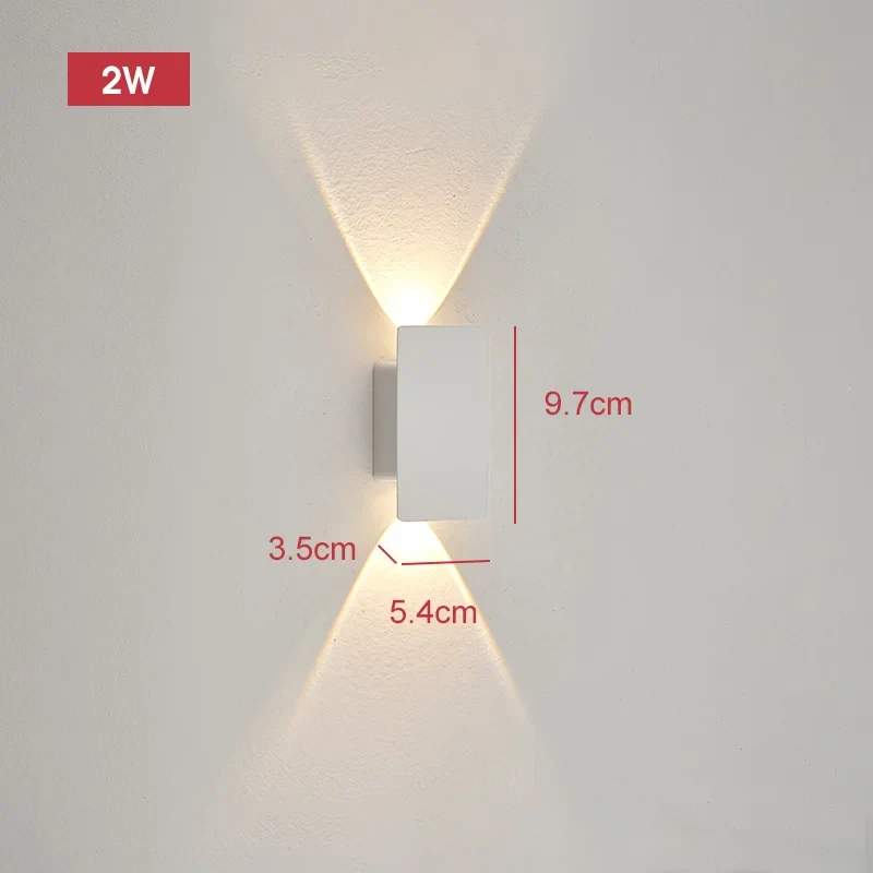 Moderne LED Streifen Wandleuchte für Außen und Schlafzimmer Interieur