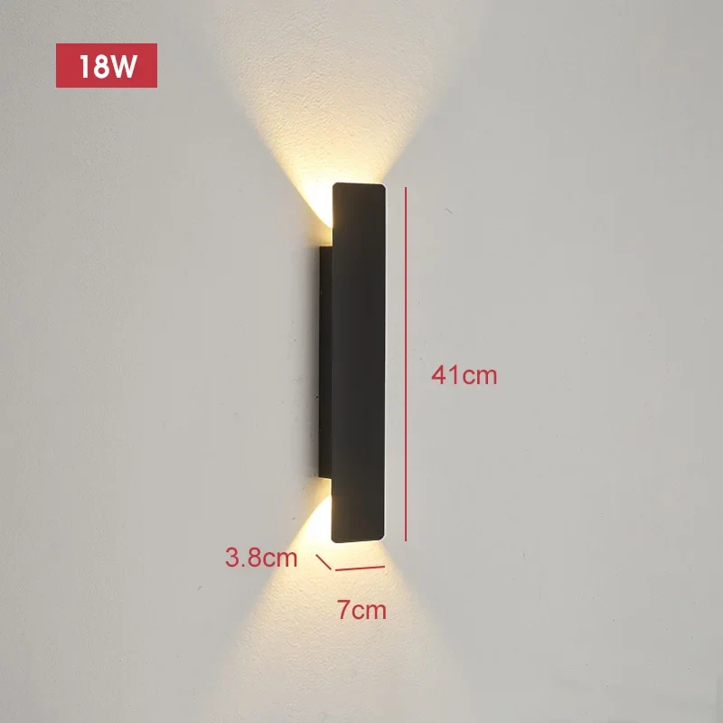 Moderne LED Streifen Wandleuchte für Außen und Schlafzimmer Interieur