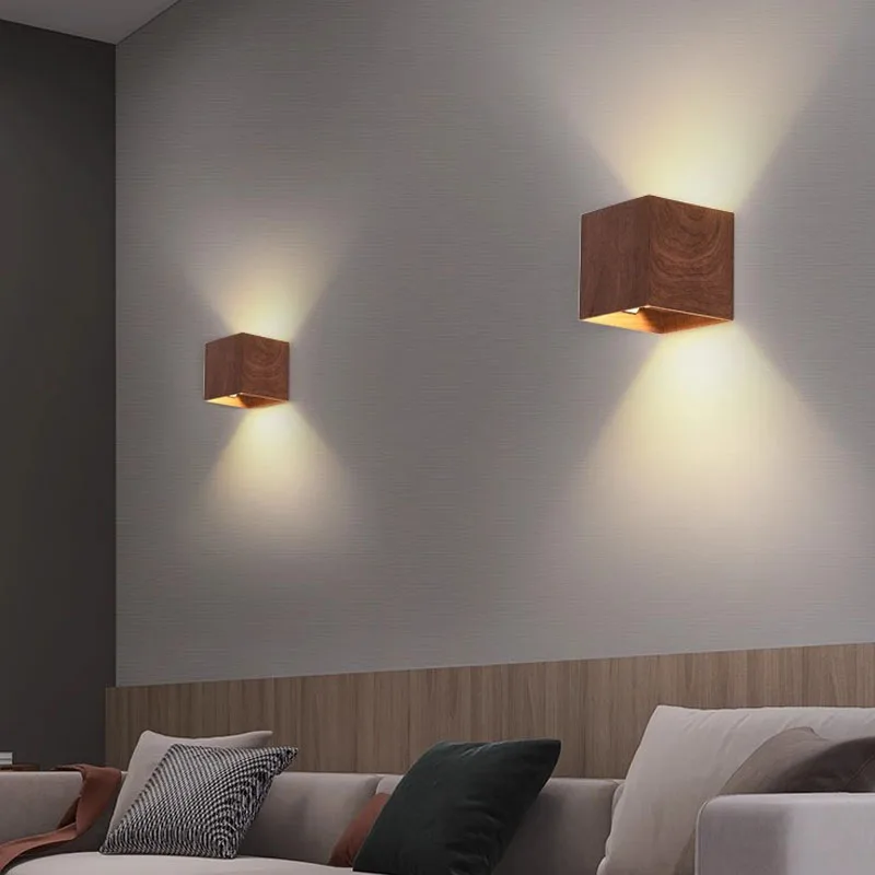Nordische Walnuss Wandleuchte für modernes Schlafzimmer und Flur