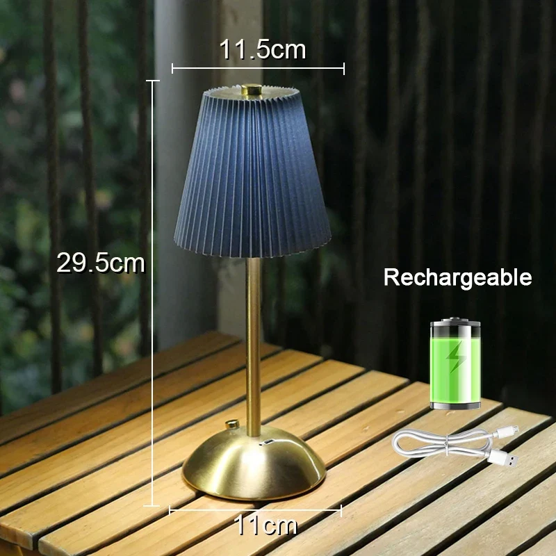 Kabellose Falten-Tischlampe mit Stoffschirm und Alu-Fuß für Homeoffice und Nachttisch