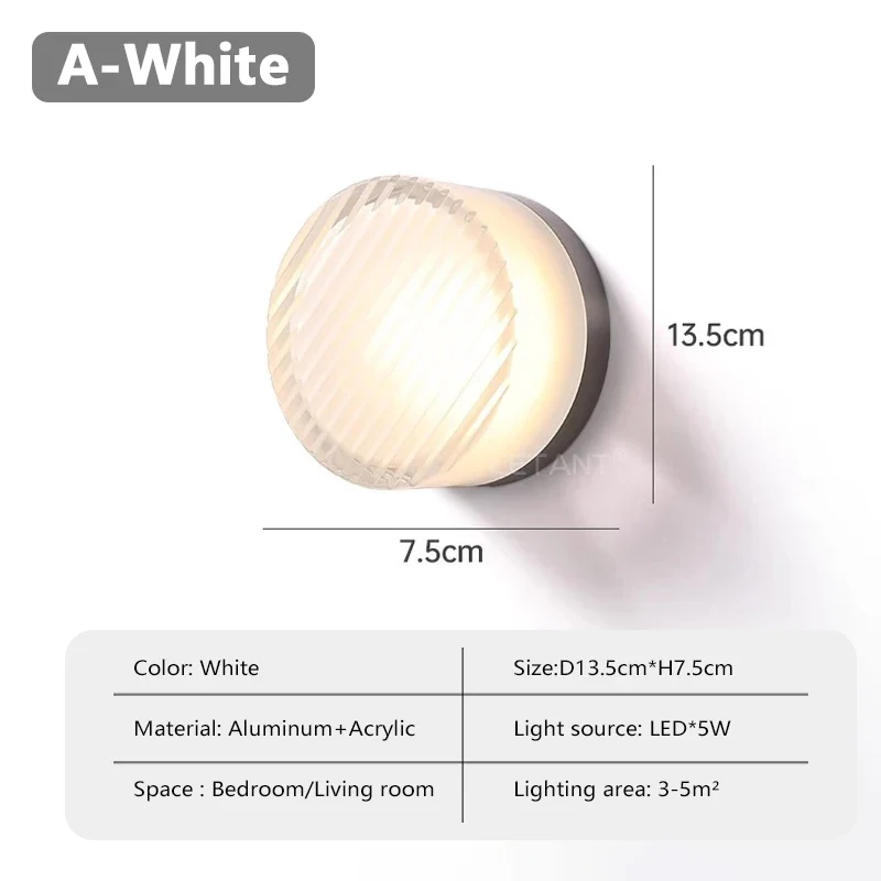 Moderne LED Wandleuchte mit Bernstein-Glas für elegante Wohnräume