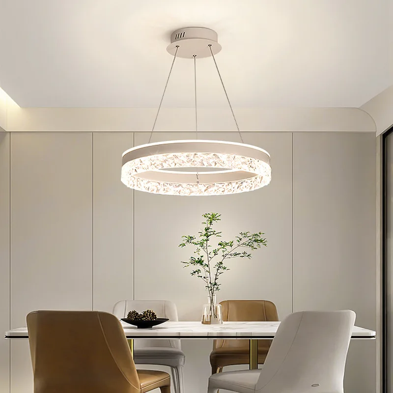 Moderner Höhenverstellbarer LED Kronleuchter Elegant für Wohnzimmer und Esszimmer