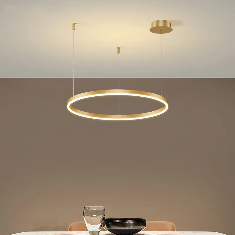 Moderner LED Ring Kronleuchter Gebürstetes Gold und Schwarz für Elegantes Esszimmer